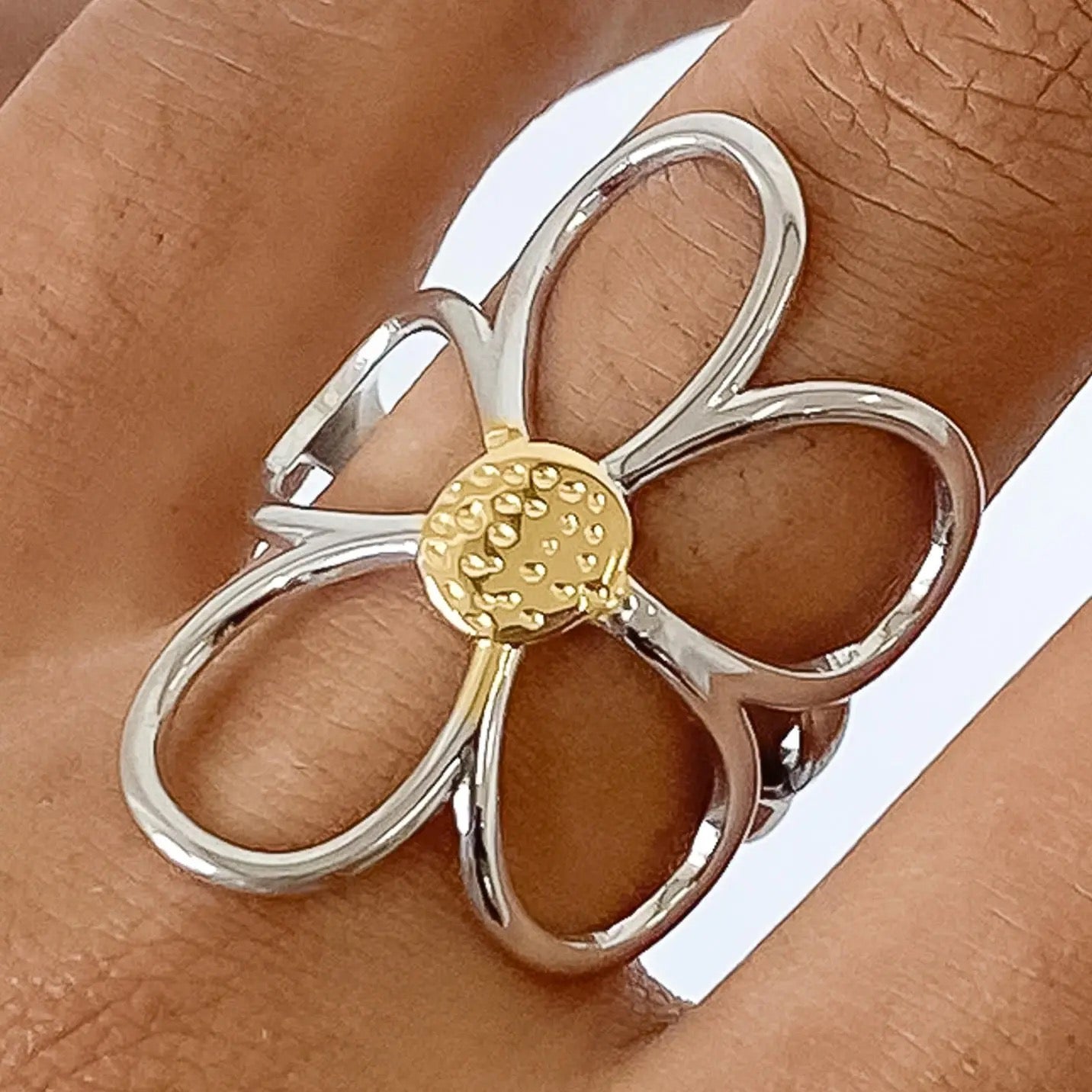 Sunday Flower Ring